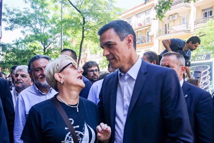 Pedro Sánchez visita el distrito de Puente de Vallecas acompañado de los candidatos del PSOE a la comunidad y Alcaldía de Madrid
