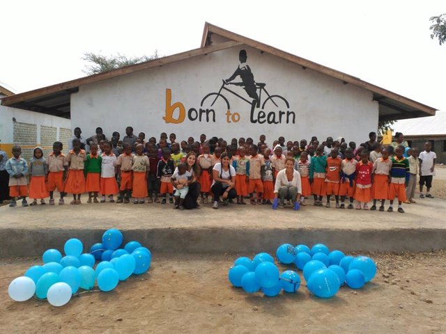 ASSET y Diners Club Spain colaboran con la ONG Born to Learn en Tanzania para promover la educación infantil