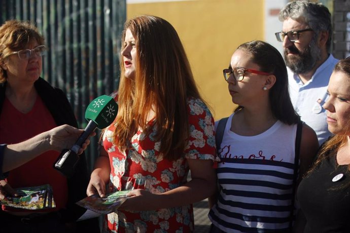 Sevilla.- 26M.- Susana Serrano promete un "plan renove" para los colegios con medidas de "bioclimatización"