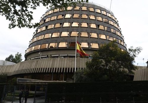 El Constitucional anul·la els articles de la llei del Parlament que permeten la investidura telemàtica de Puigdemont