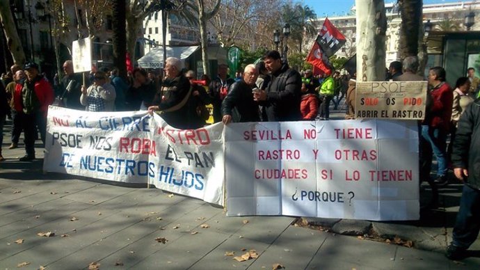 Protesta de los vendedores del Charco de la Pava
