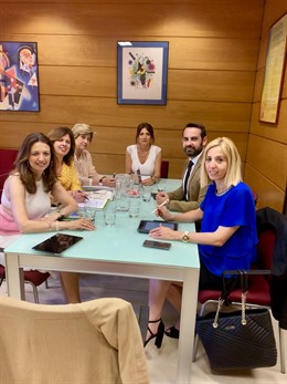 Salud reúne a otros departamentos de la Junta para coordinar el nuevo modelo de Atención Infantil Temprana