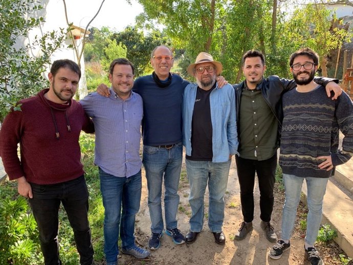 L'Espai Xocolat acull aquest dimecres la presentació de la canó 'Llengües amb Amics' del grup Cabot