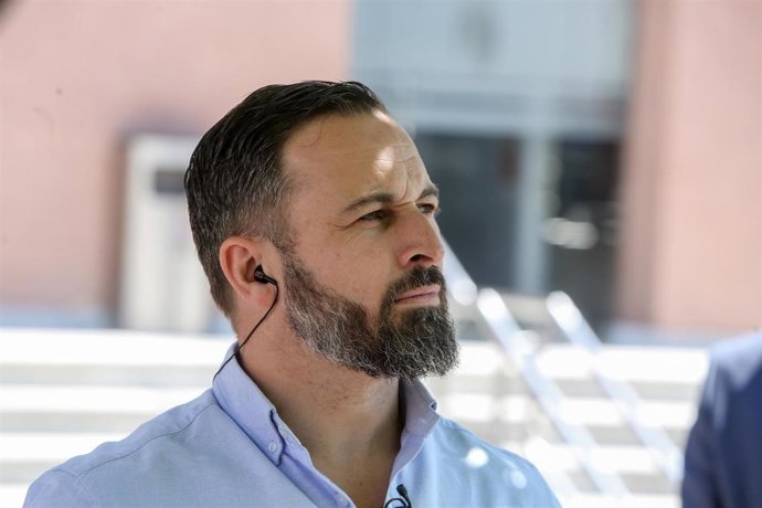 Abascal respalda a su candidato europeo, que habló de "feministas feas", y a Monasterio sobre la zoofilia