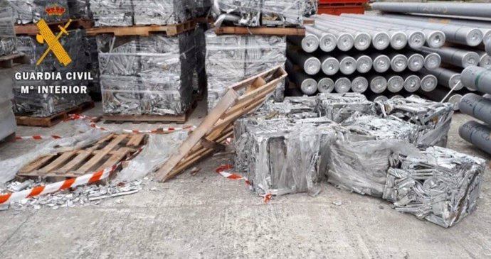 Sucesos.- Tres detenidos por robar en empresas aluminio valorado en más de 25.000 euros