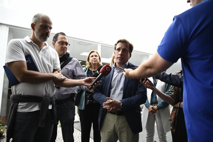 26M.- Almeida alaba los centros de mayores construidos por PP y pide a la izquierda "que no los toque"