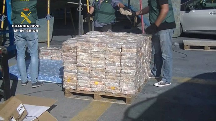 Sucesos.- Interceptan en el sur de la península un velero cargado con 600 kilos de cocaína que se dirigía a Baleares