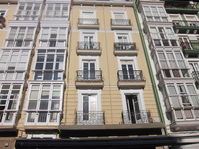 Las hipotecas sobre viviendas bajan un 2,83% en febrero en Andalucía hasta las 5.179 operaciones