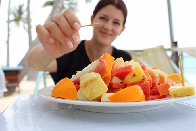 Comiendo fruta, comida saludable