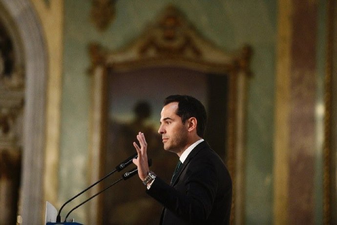 26M.- Aguado vuelve a tender la mano a PP para formar gobierno y le dice a Ayuso que no esté triste "que se puede ganar"