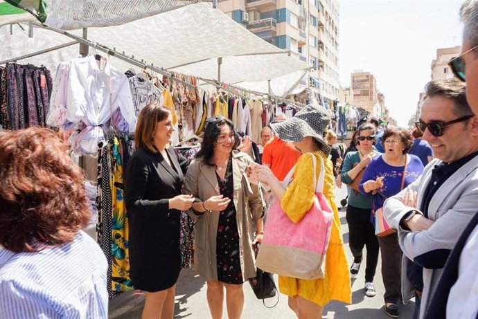 CATALÁ SE COMPROMETE A DOTAR AL CABANYAL DE UNOS SERVICIOS SOCIALES Y DE POLICÍA LOCAL CON RECURSOS SUFICIENTES