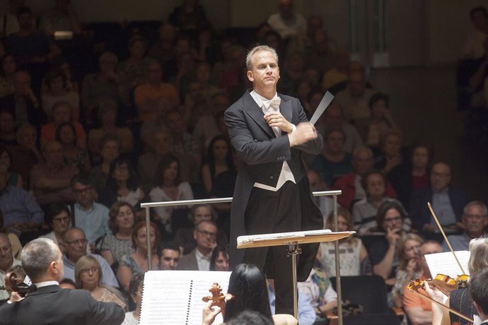 EL DIRECTOR MEXICANO PRIETO Y JULIAN RACHLIN INTERPRETAN CON LA OV EL CONCIERTO N 3 PARA VIOLÍN DE MOZART