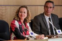 Calviño asegura que la política monetaria del BCE no es "deseable" a largo plazo