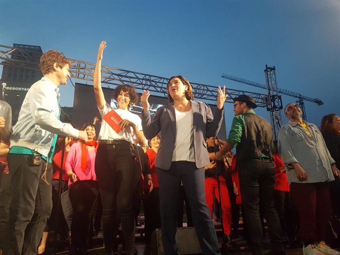 Ada Colau en un acto en plaza Catalunya