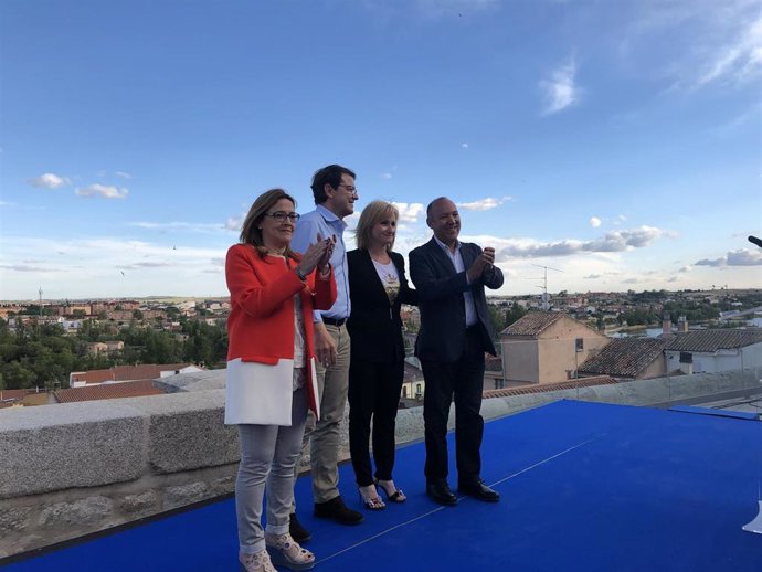 26M.- Mañueco Pide A Los Suyos Que No Se Distraigan Con Las Encuestas "Ni Con Cambios De Chaqueta De Última Hora"