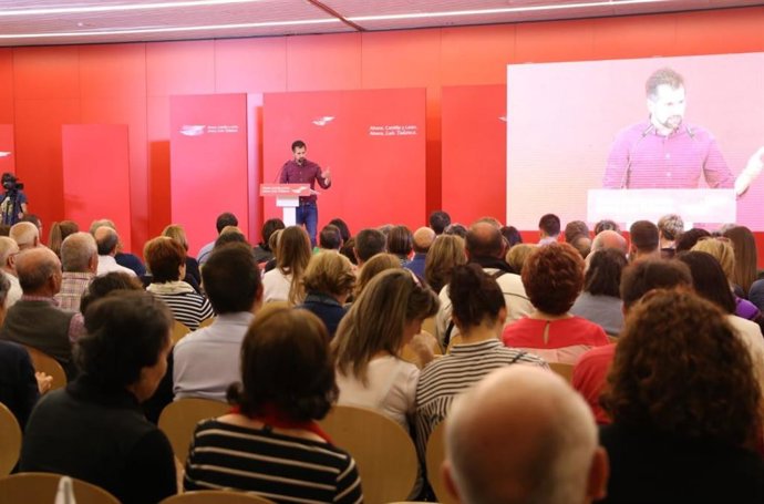 26M.- Tudanca Acusa Al PP De Ser Un "Peligro Público" Para La Sanidad Por Convertirla En Un "Erial"