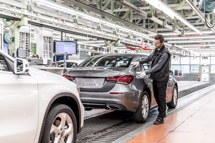 Economía/Motor.- Mercedes-Benz inicia en Rastatt (Alemania) la producción del Clase A Sedán
