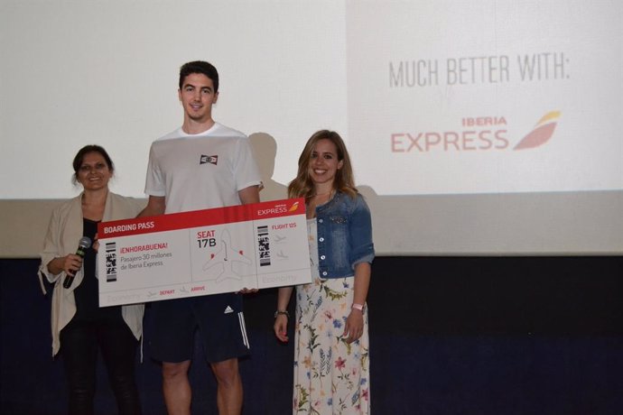 Iberia Express premia a su pasajero 30 millones