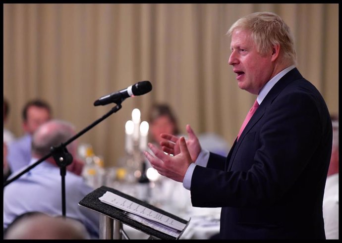 R.Unido.- Boris Johnson confirma que intentará suceder a May en Downing Street