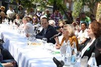 Carmena pide dejar "los matices" en la izquierda para otro momento e ir al "voto útil" para que la "derecha no pase"