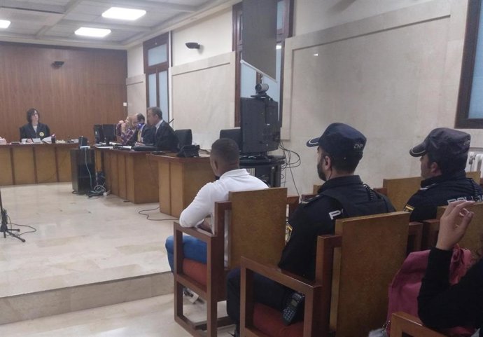 Condemnen a tres anys de presó a un jove de 22 anys per pegar a un cop de puny a un altre en l'Arenal