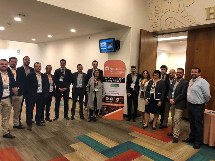 Economía.-Una docena de firmas andaluzas de energía renovable se promociona en e