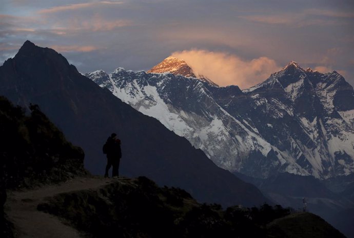Nepal.- Se eleva a siete el número de muertos en el Everest esta temporada