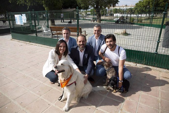 Málaga.- 26M.- Cs luchará por el sacrificio cero de animales y redoblará las multas por excrementos en la vía pública