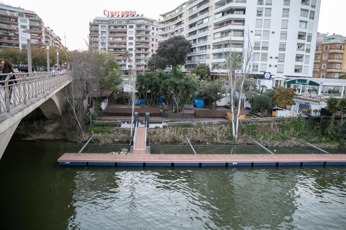 Sevilla.-Tribunales.- Ejecutan el desalojo de la terraza 'Puerto de Cuba' para devolver su uso a los antiguos inquilinos