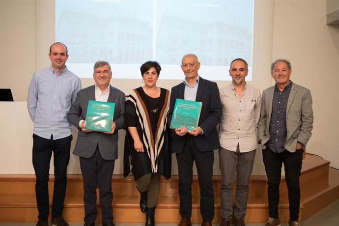 El Gobierno de Navarra publica un libro sobre la trayectoria de la docencia en la comunidad entre 1828 y 1970