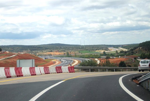 Fomento abre seis nuevos kilómetros de la A-11 en la provincia de Soria este último día de campaña