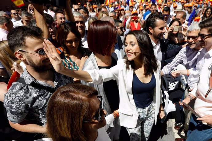 Acto de campaña de Ciudadanos con Inés Arrimadas en la Plaza del Cardenal Belluga en Murcia