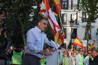 Smith dice que "se le va a acabar el chollo a la de las magdalenas" y defiende al madrileño ante los "perroflautas"