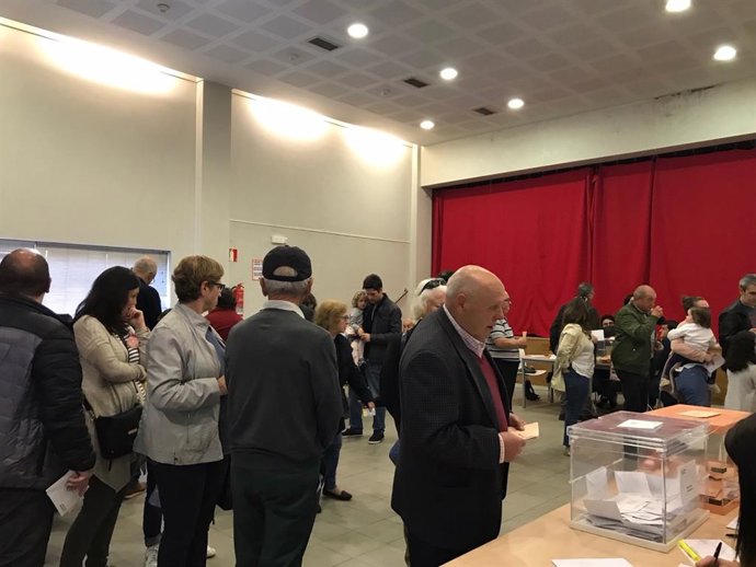 28A.- El delegado del Gobierno destaca la normalidad de la jornada electoral e insta a una participación "masiva"