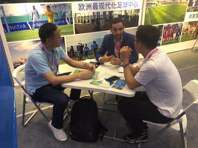 Murcia busca en China equipos de fútbol que realicen sus concentraciones de invierno en la Región