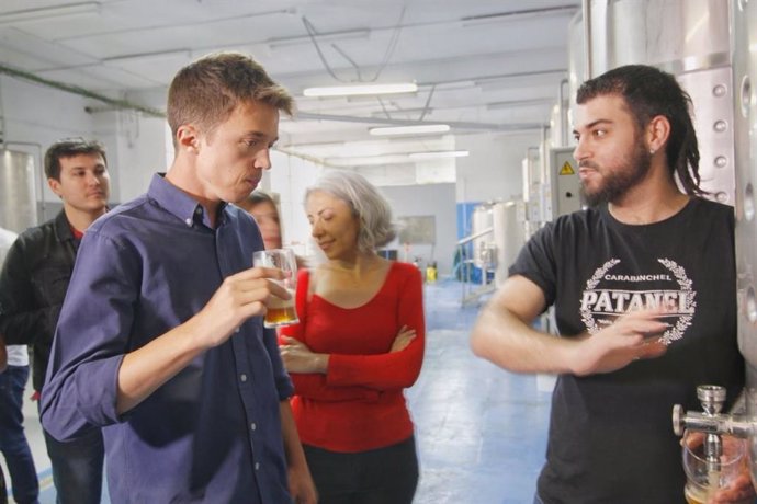 26M.- Errejón Visita Una Fábrica De Cervezas Artesanales En Carabanchel Durante La Jornada De Reflexión