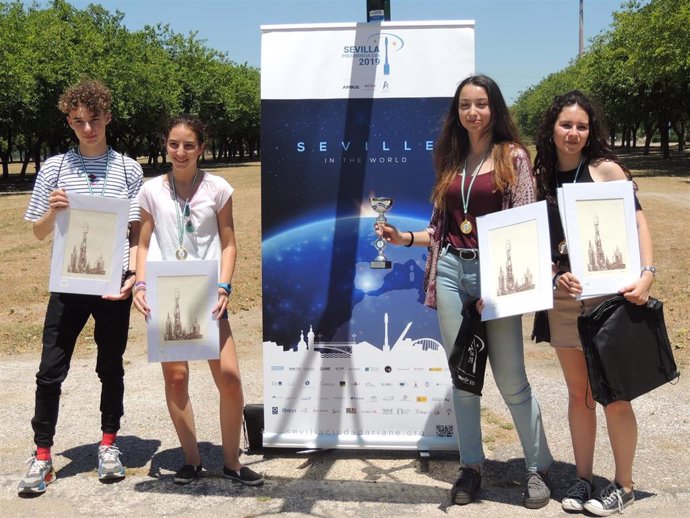 Sevilla.- Unos 50 estudiantes presentan sus proyectos para fabricar un cohete en 'RoWo Competition'