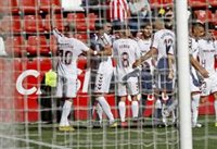 El Albacete gana en El Molinón y apura sus opciones de ascenso directo