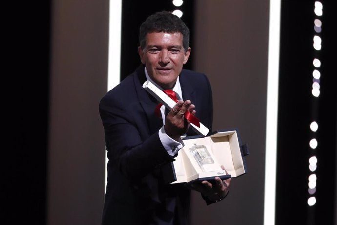 Antonio Banderas, premio al mejor actor en el Festival de Cannes por 'Dolor y gloria'