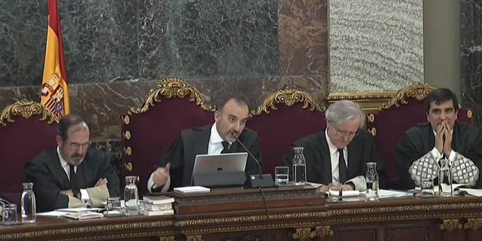 Procés.- Marchena vuelve a abroncar a la defensa de Cuixart y exige que interrogue por hechos con trascendencia jurídica