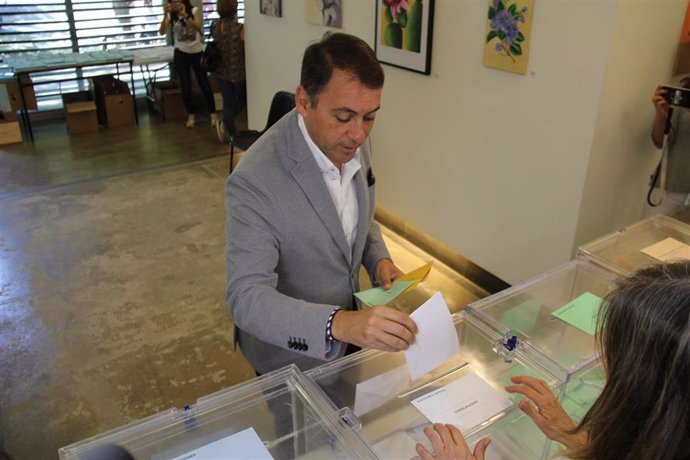 26M.- Bermúdez (CC) Espera Que "Muchísimas" Personas Acudan A Votar Porque Está 'En Juego' El Futuro De Santa Cruz