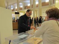 César Luena apela a la alta participación "porque fortalece y consolida la democracia"