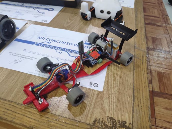 Málaga.- Robots creados por alumnos del colegio San José participan en un concurso que fomenta creatividad e ingenio