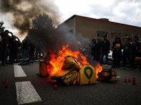 Uns 100 repartidors es concentren davant Glovo per la mort d'un company a Barcelona