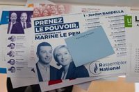 Le Pen pide a Macron que disuelva el Parlamento francés tras la aparente victoria ultraderechista