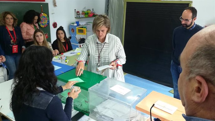 26M.- Esther Bolado (PSOE) confía en que los vecinos apoyen con su votoque Camargo "pueda seguir avanzando"