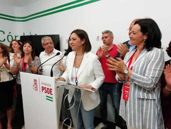 Córdoba.- 26M-M.- Isabel Ambrosio dice que se quedará en el Ayuntamiento al frente del PSOE, tras la victoria del PP