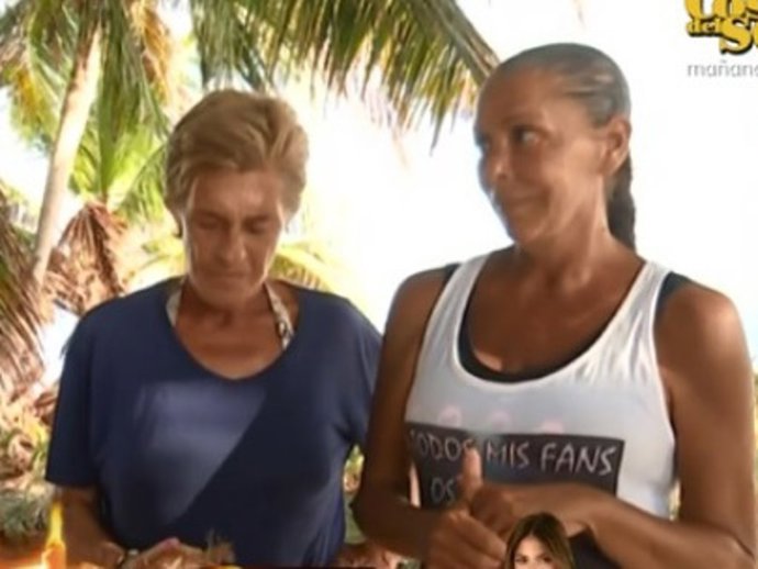 Isabel Pantoja y Chelo García Cortés protagonizan un acercamiento en 'Supervivientes'