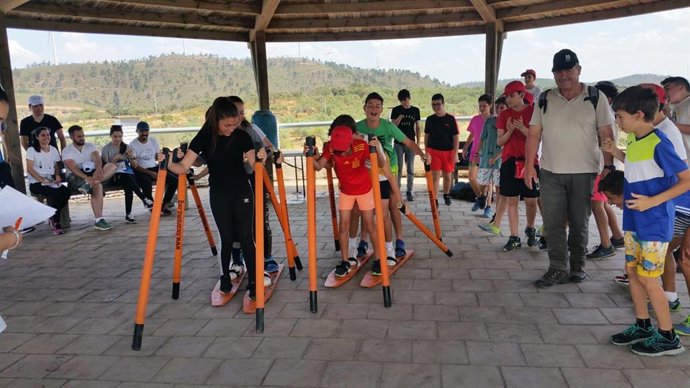 Huelva.-Ochenta jóvenes de Paymogo y San Juan participan en el 'III Encuentro Juvenil en el Medio Natural' de Diputación