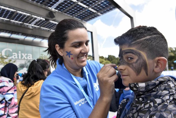 Voluntarios de 'La Caixa' en Andalucía celebran una jornada lúdica con más de 1.150 niños en situación de vulnerabilidad
